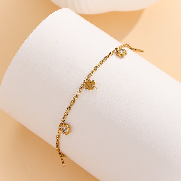 Dazzling Clover Connection Bracelet