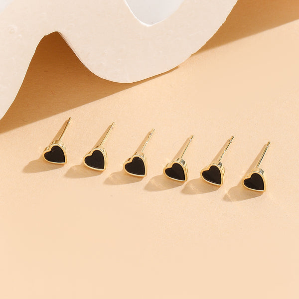 Chic Noir Heart Studs