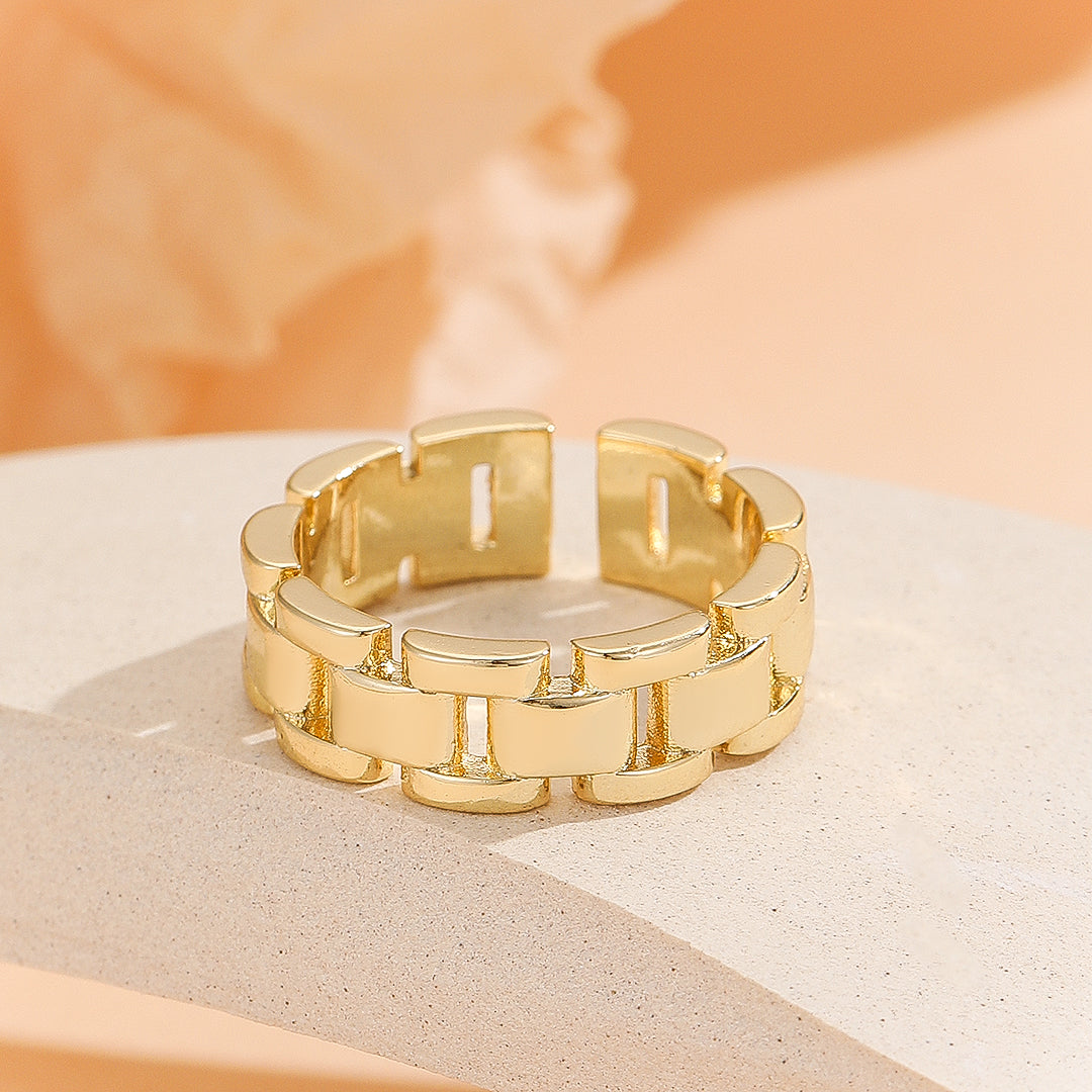 Sleek Luxe Link Ring