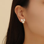 Load image into Gallery viewer, Glamorous Bow Pearl Earrings
