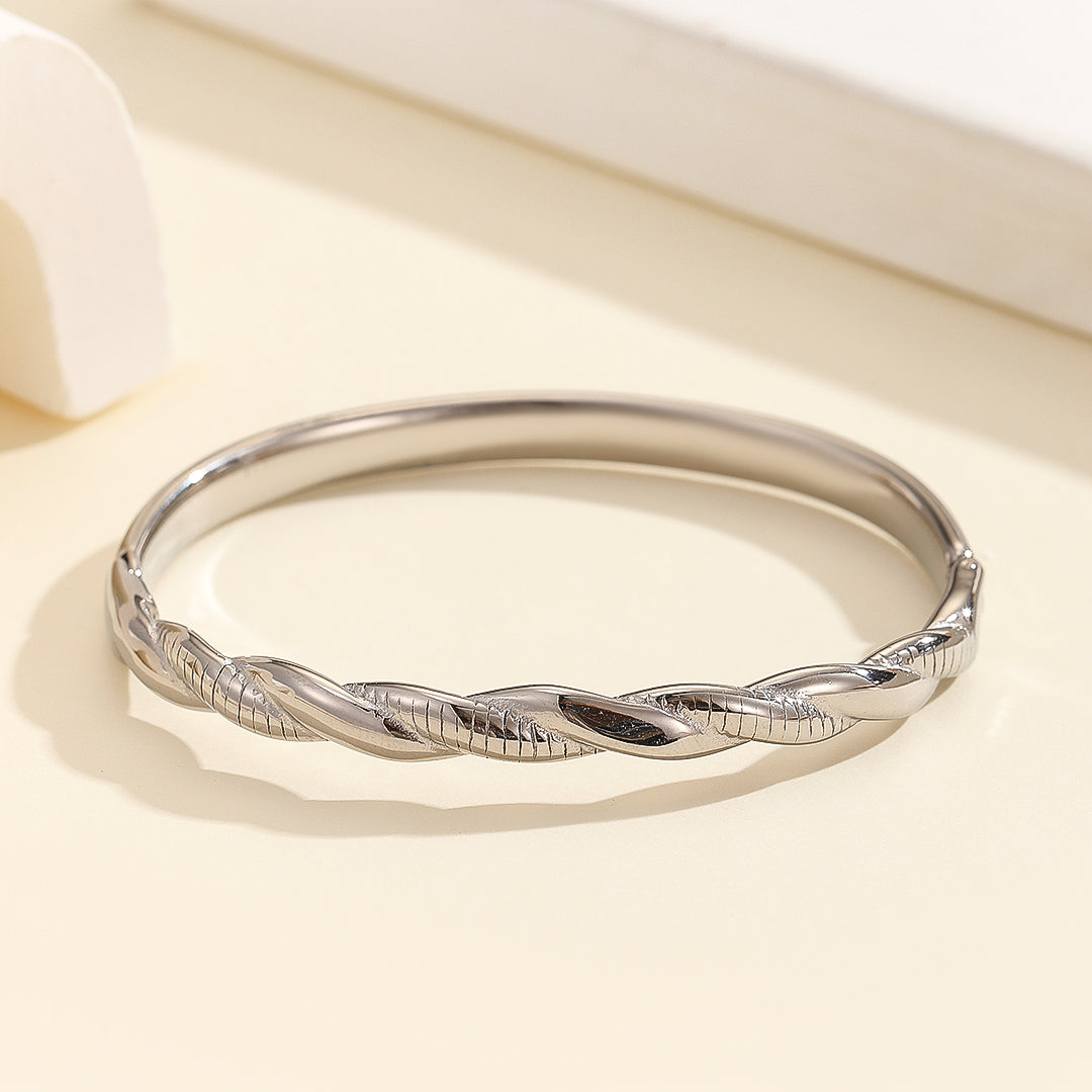 Sophisticated Twirl Bangle