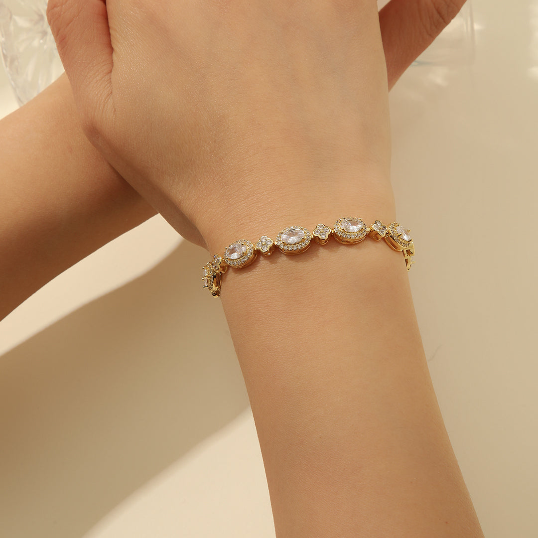 Luxe Oval-Clover Symphony Gold Bracelet - Reet Pehal