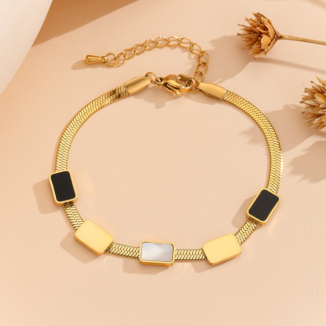 Chic Gold Bar Harmony Bracelet - Reet Pehal