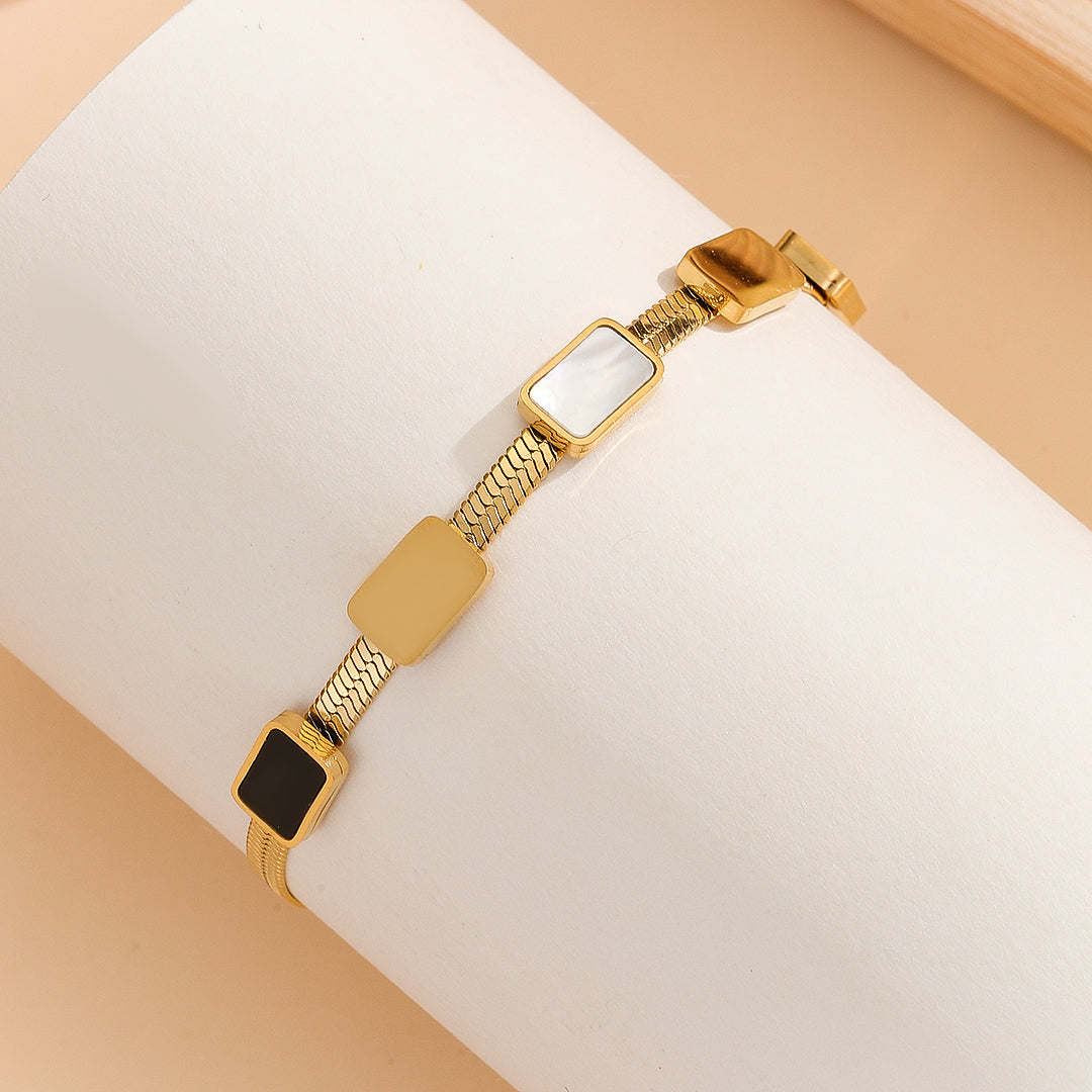 Chic Gold Bar Harmony Bracelet - Reet Pehal