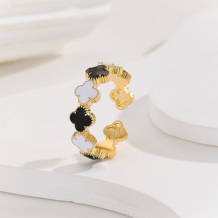 Stunning Golden Clover Onyx Ring - Reet Pehal