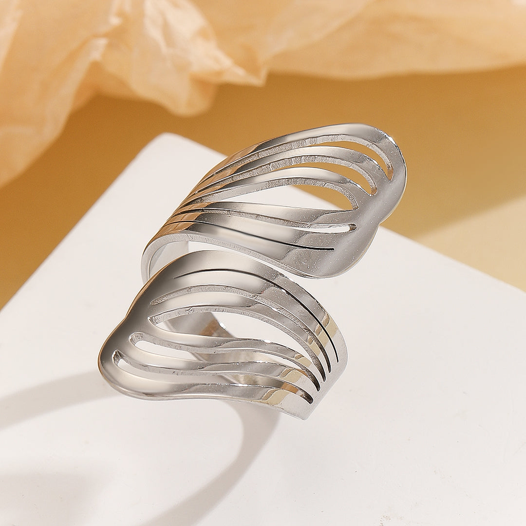 Fluid Grace Parallel Ring