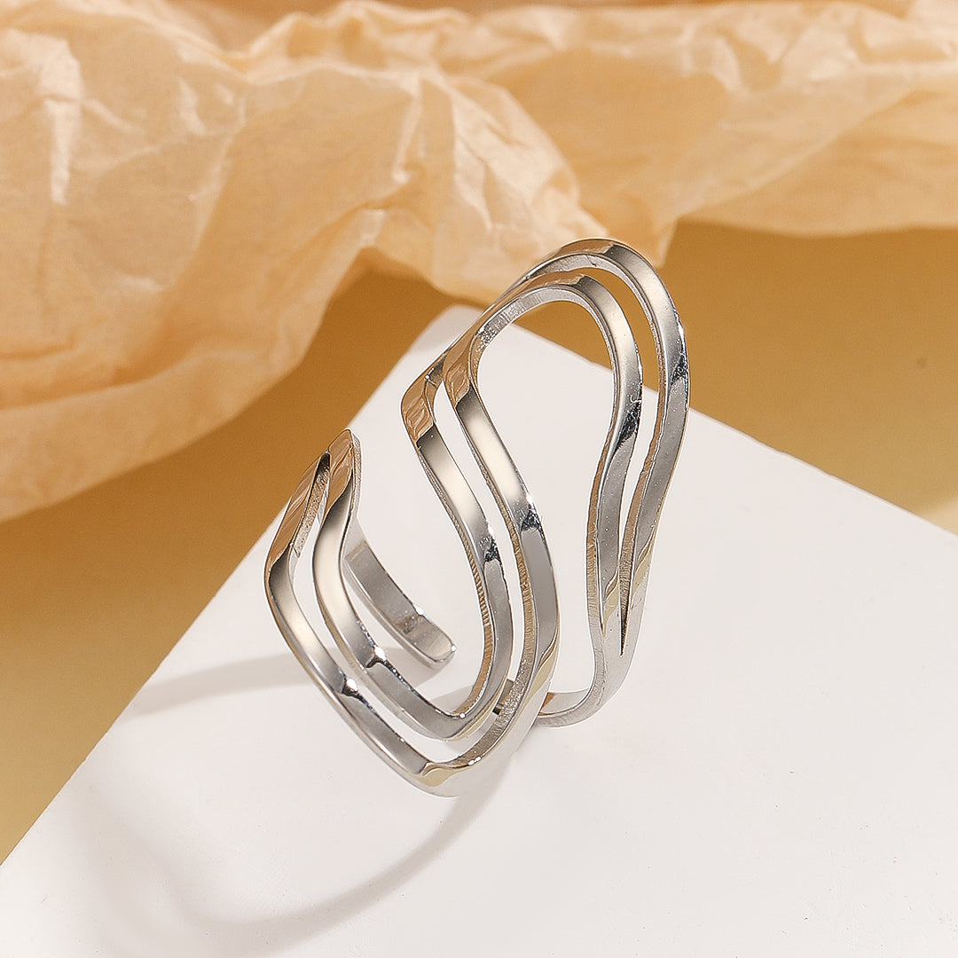 Intertwined Radiance Ring