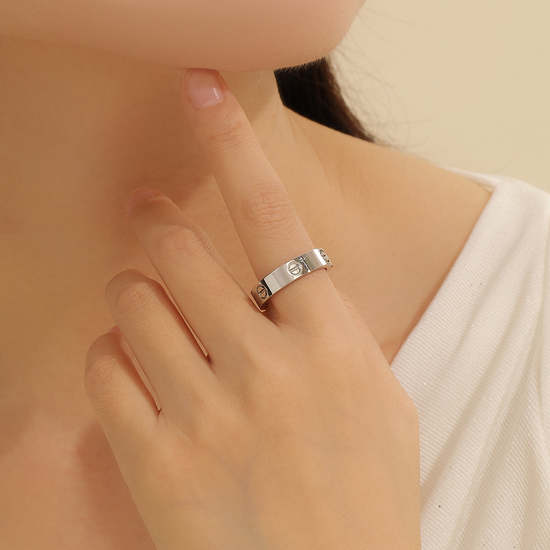 Screw Motif Elegance Ring