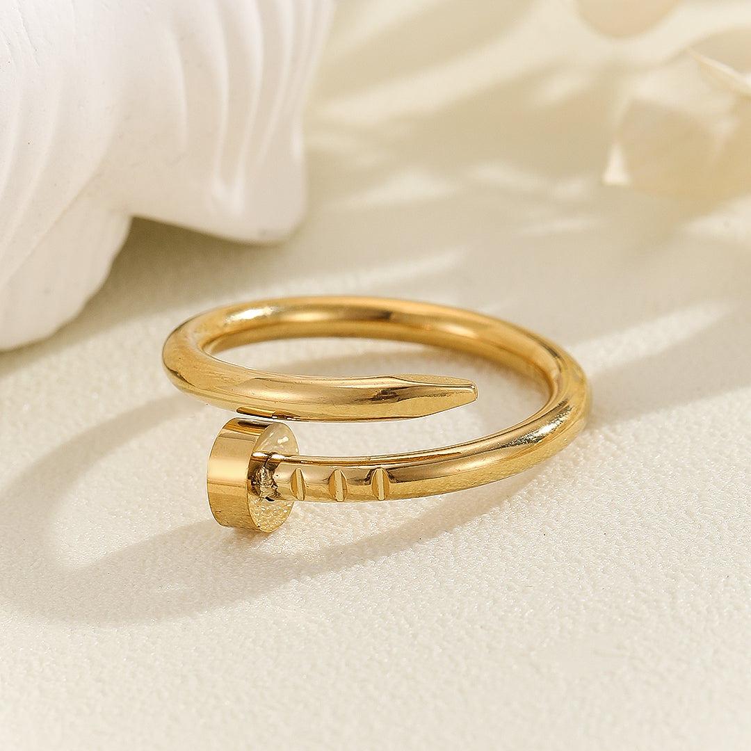 Textured Nail Loop Ring Golden