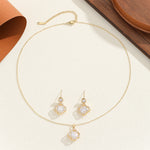 Load image into Gallery viewer, Radiant Clover Drop Gold Pendant Set - Reet Pehal
