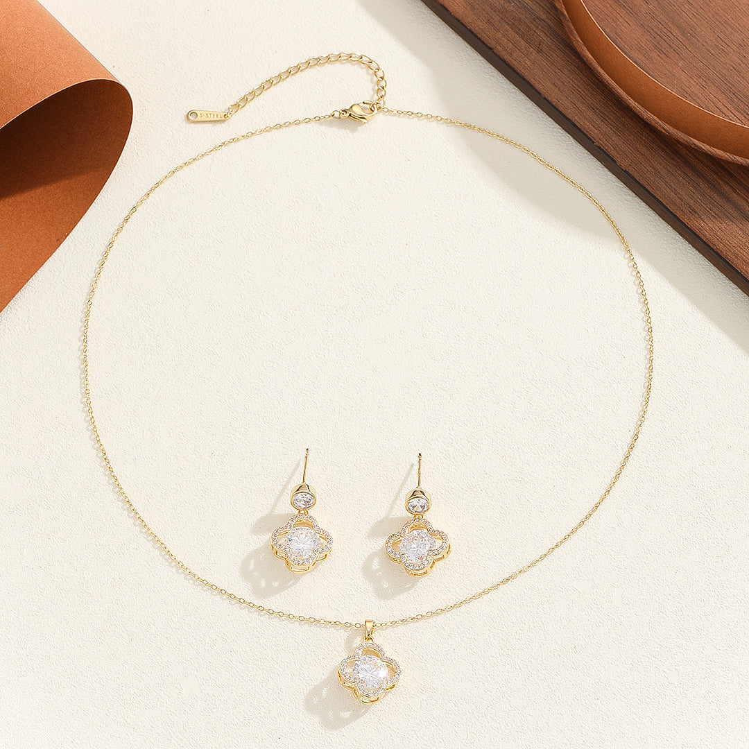 Radiant Clover Drop Gold Pendant Set - Reet Pehal