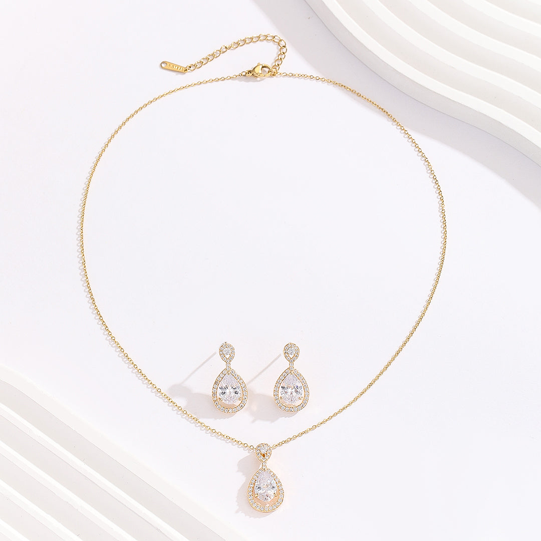 Glistening Gold Teardrop Pendant Set - Reet Pehal