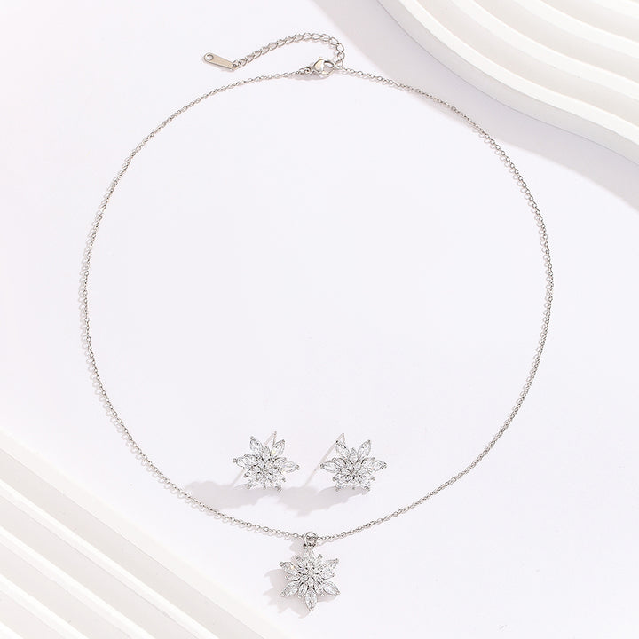 Glamorous Pear-Petal Bloom Silver Pendant Set - Reet Pehal