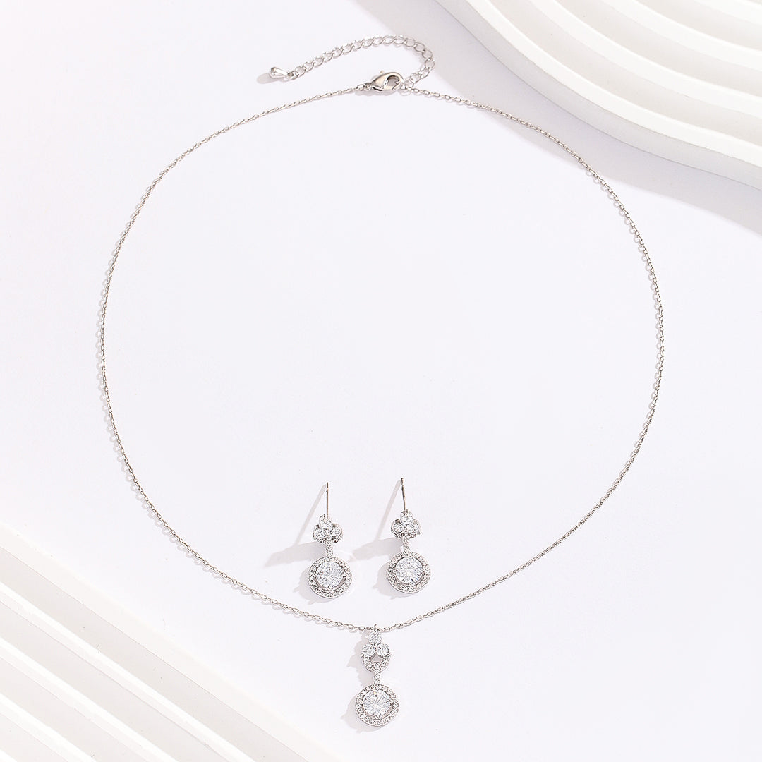 Stellar Halo Diamond Pendant Set - Reet Pehal