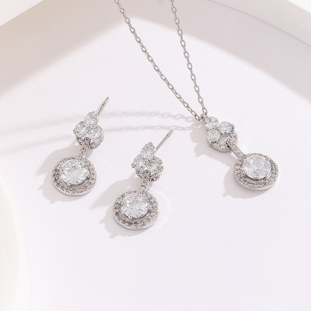 Stellar Halo Diamond Pendant Set - Reet Pehal