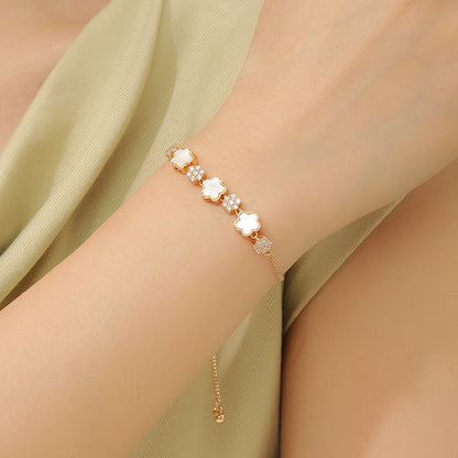 Elegant Gold Clover Bloom Bracelet