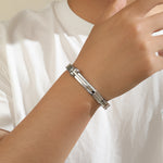 Load image into Gallery viewer, Seemless Monarch Silverline Cuff
