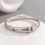 Load image into Gallery viewer, Seemless Monarch Silverline Cuff
