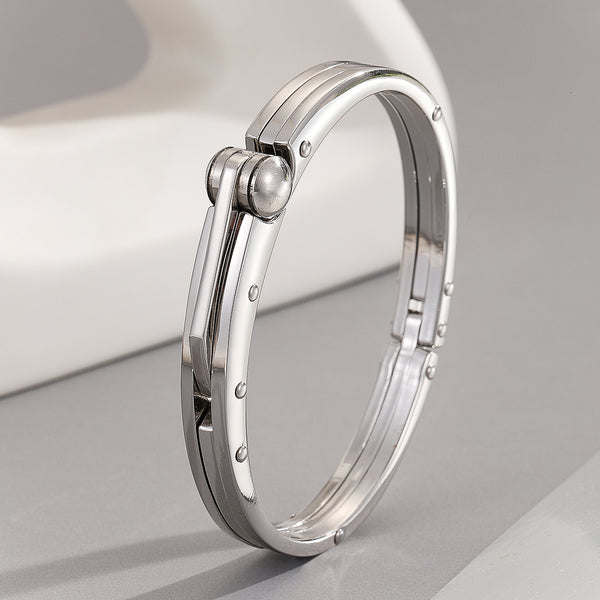 Seemless Monarch Silverline Cuff