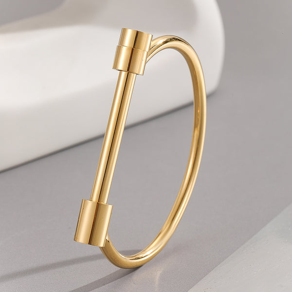 Minimalist Men's Gold Handcuff Bangle