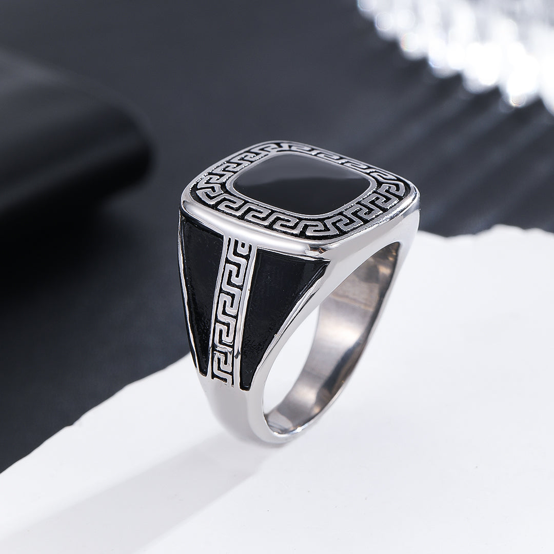 Graceful Onyx Maze Eternity Ring