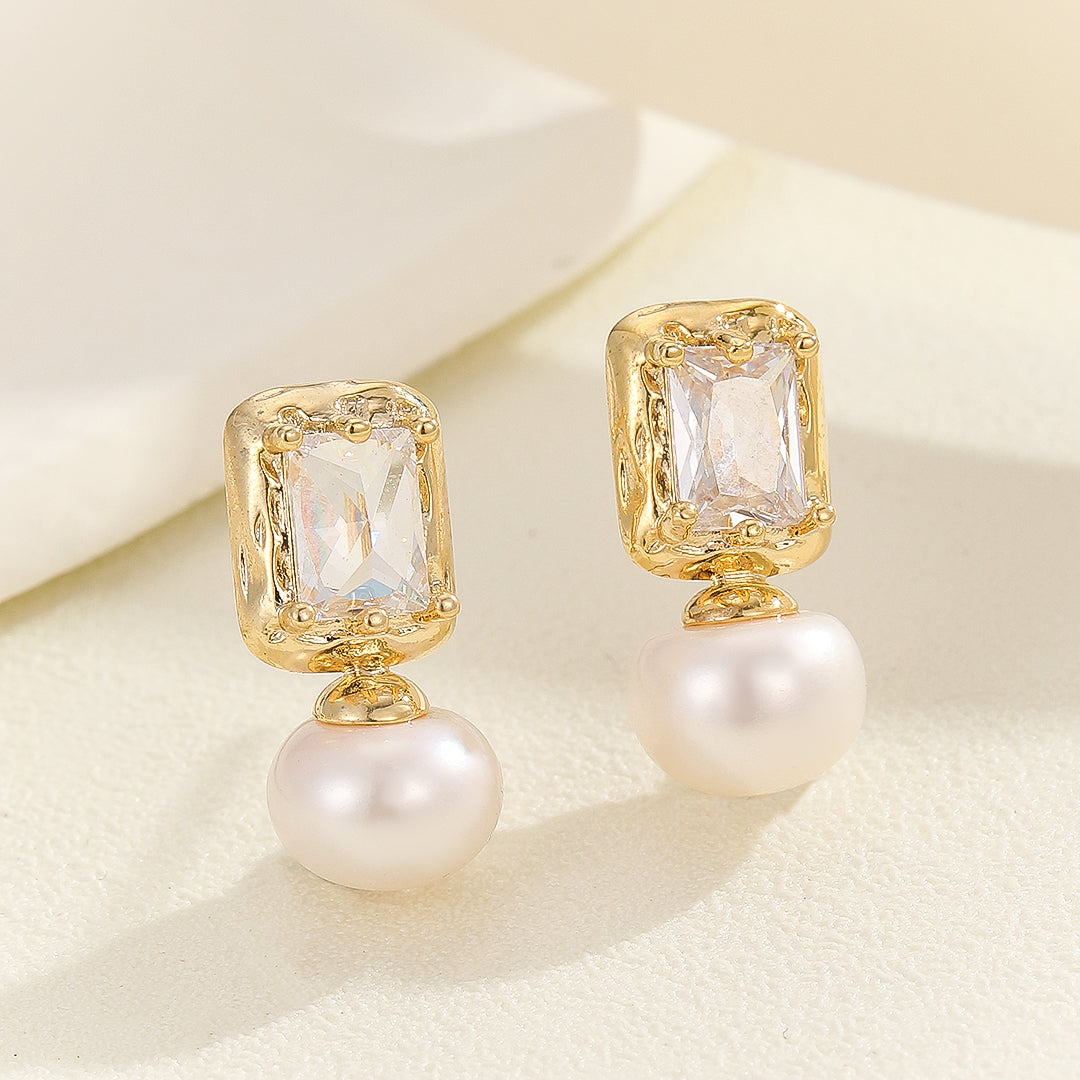 Vintage Elegance Crystal Pearl Earrings - Reet Pehal