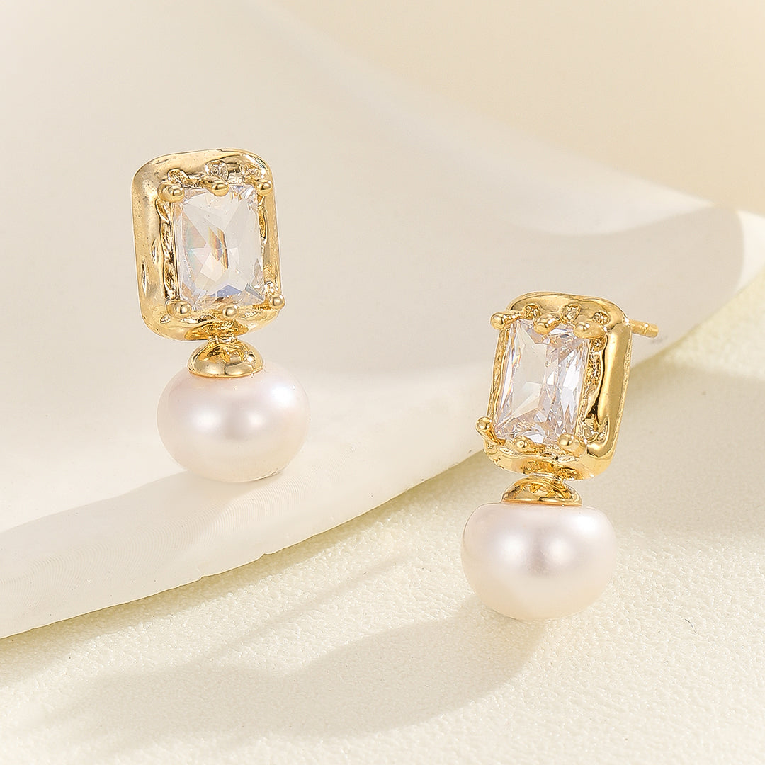 Vintage Elegance Crystal Pearl Earrings - Reet Pehal