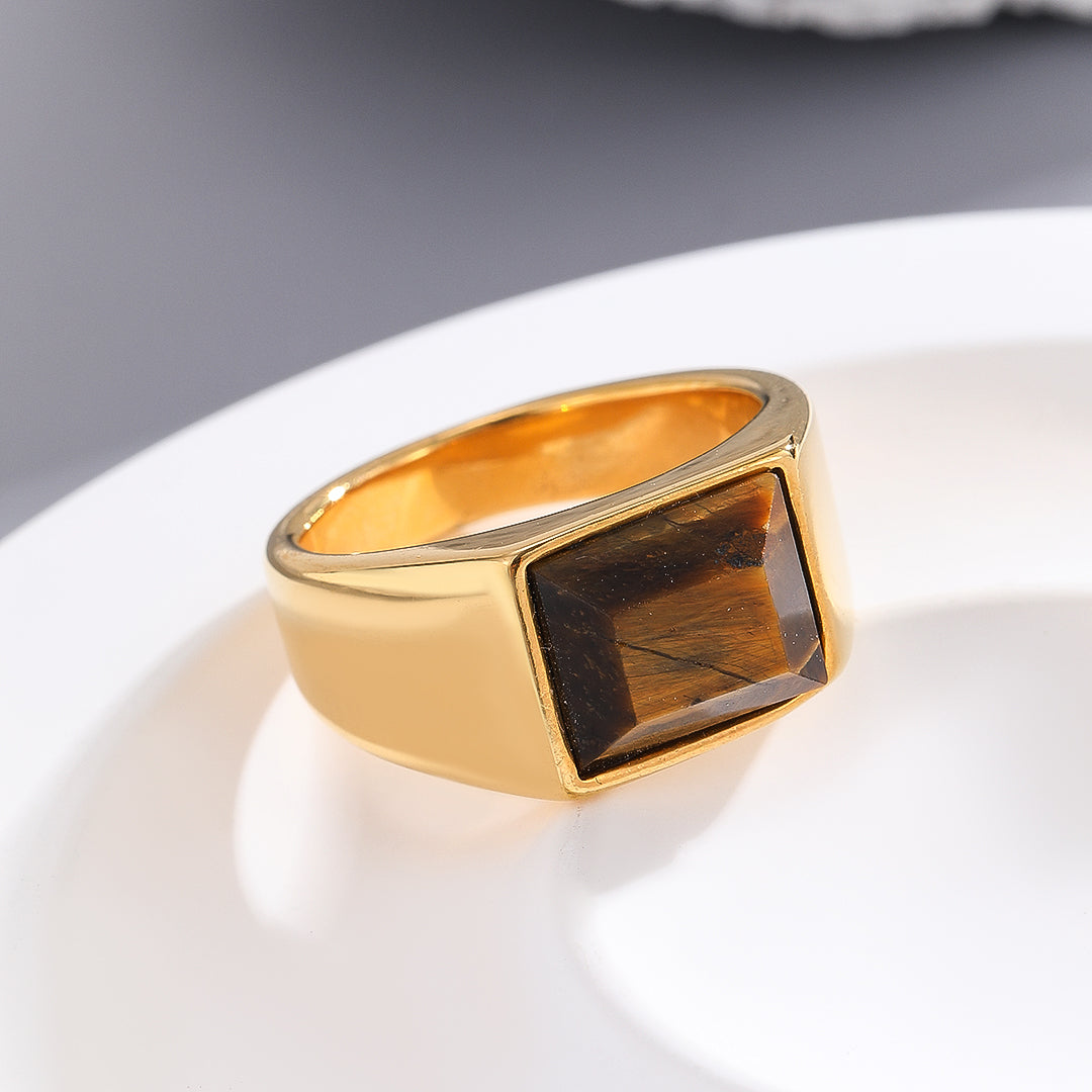 Modern Amber Gleam Gold Ring