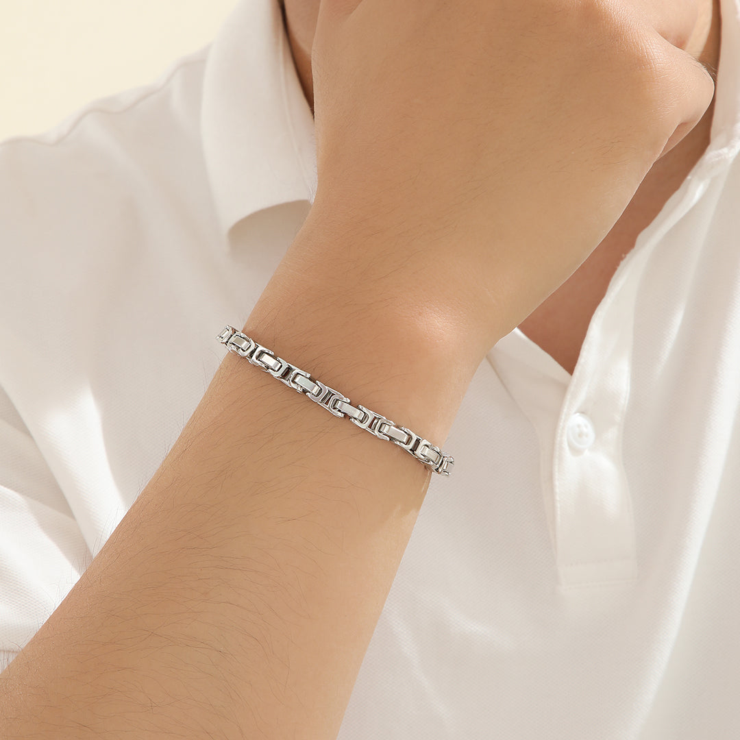 Daring Silver Interlock Bracelet