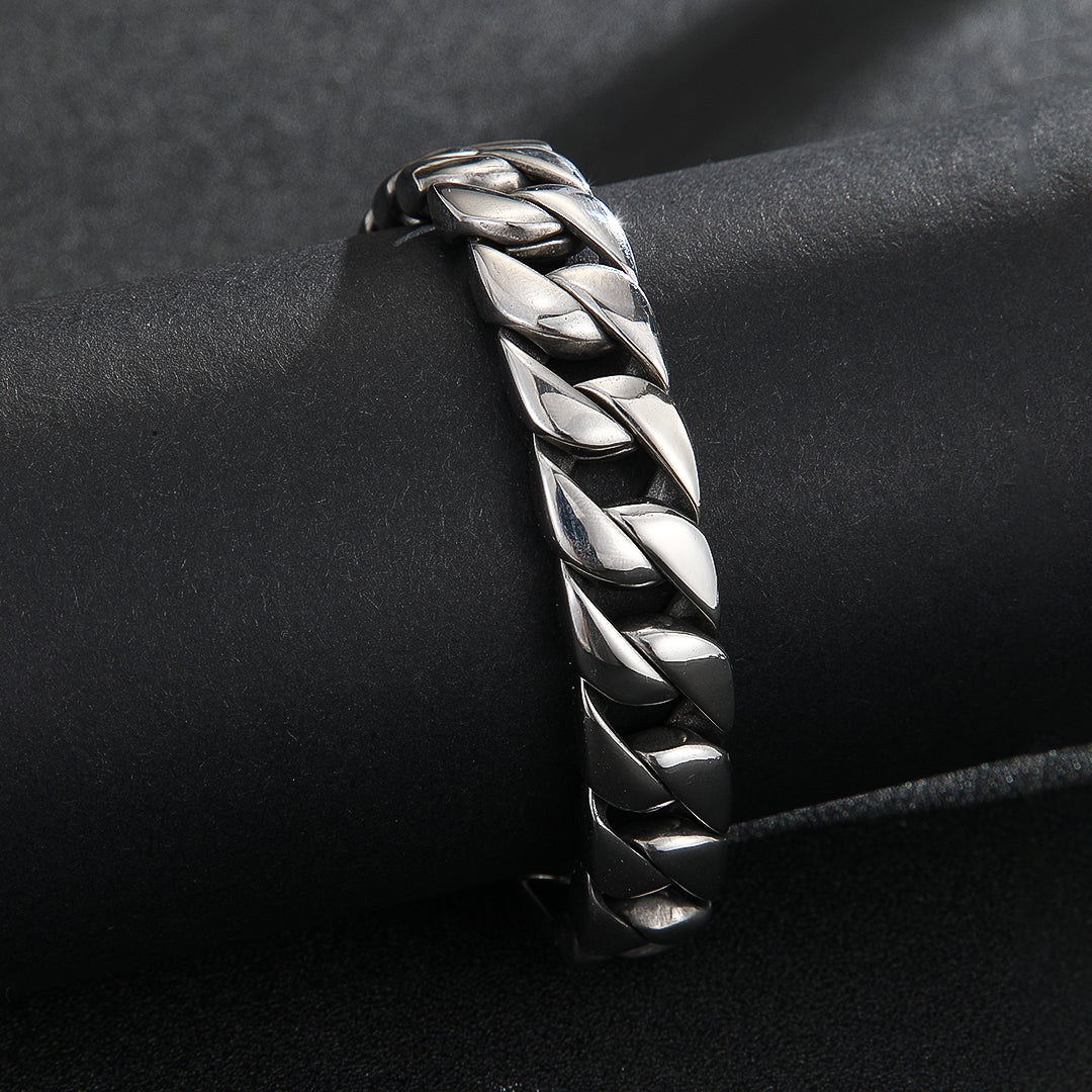 Exemplary Metallic Chain Bracelet