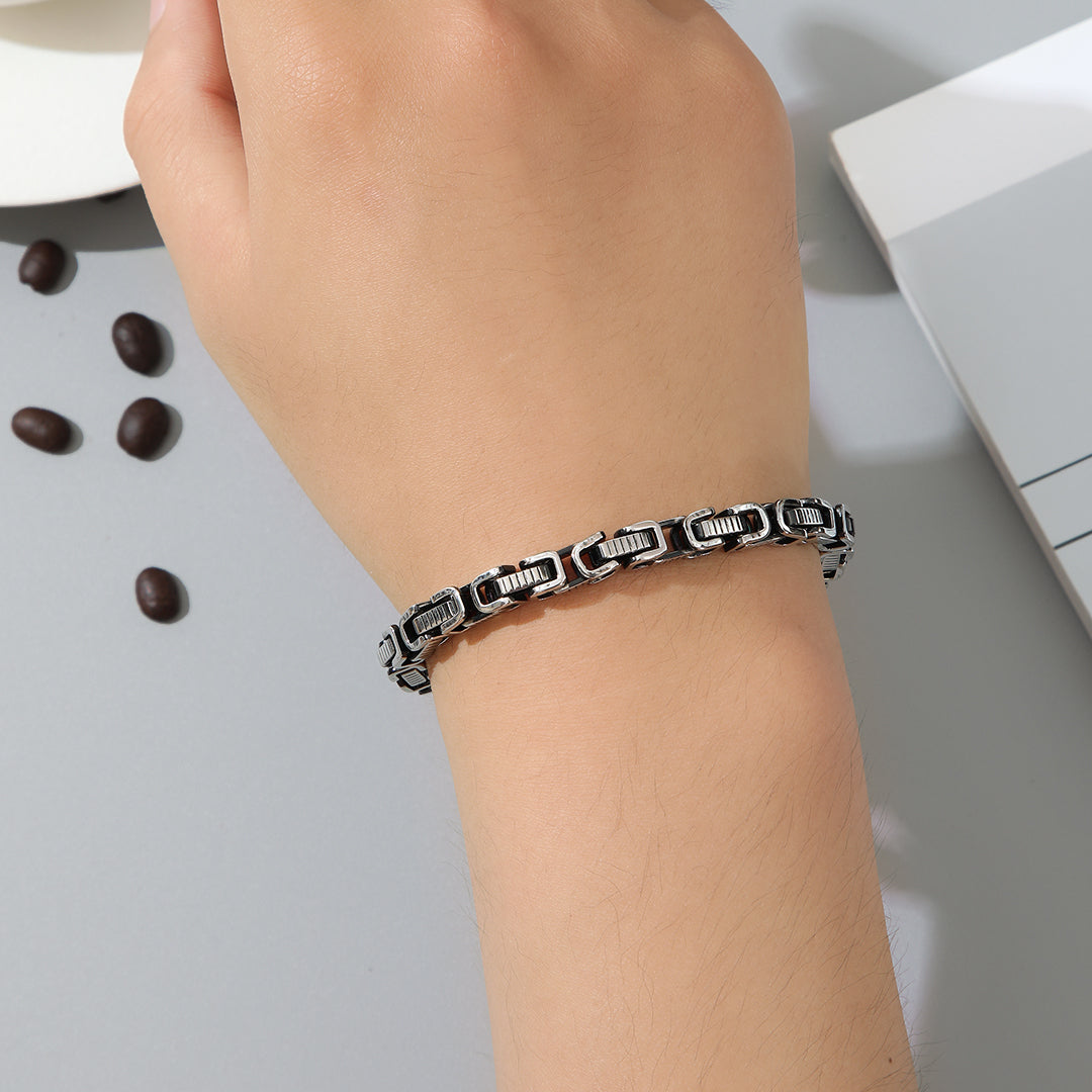 Seamless Silver Metallic Loop Bracelet