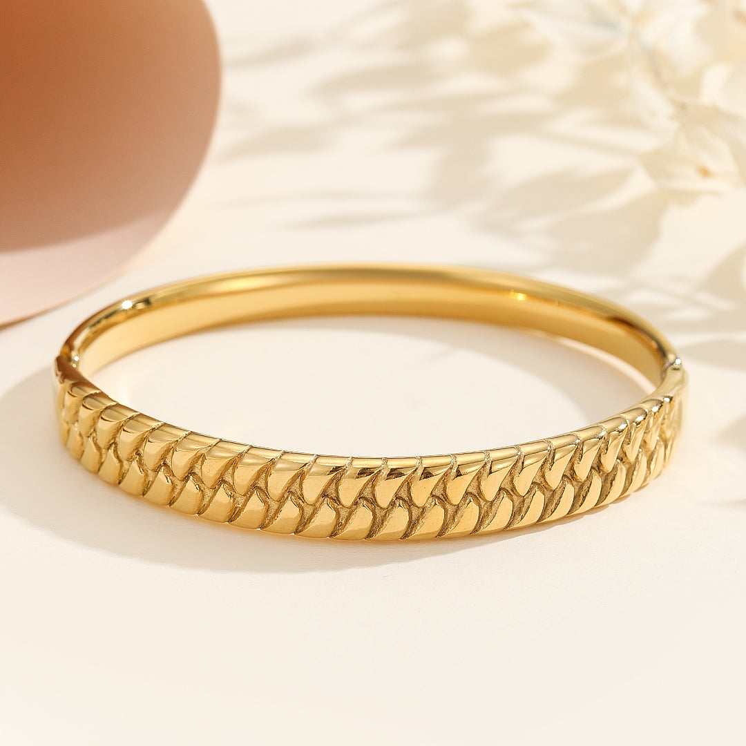 Sculpted Radiance Bangle