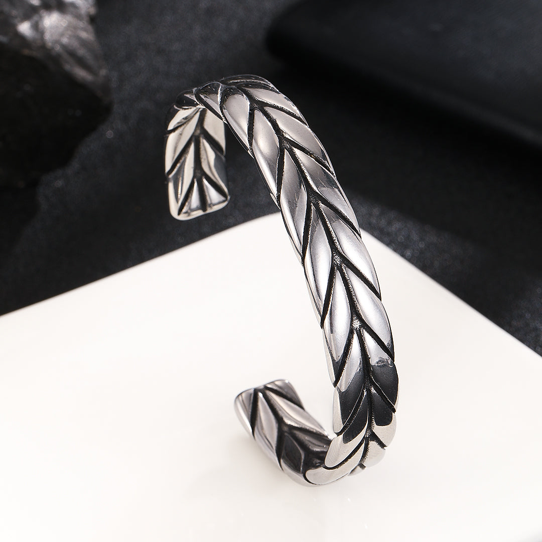 Lush Silver Leafy Dream Cuff