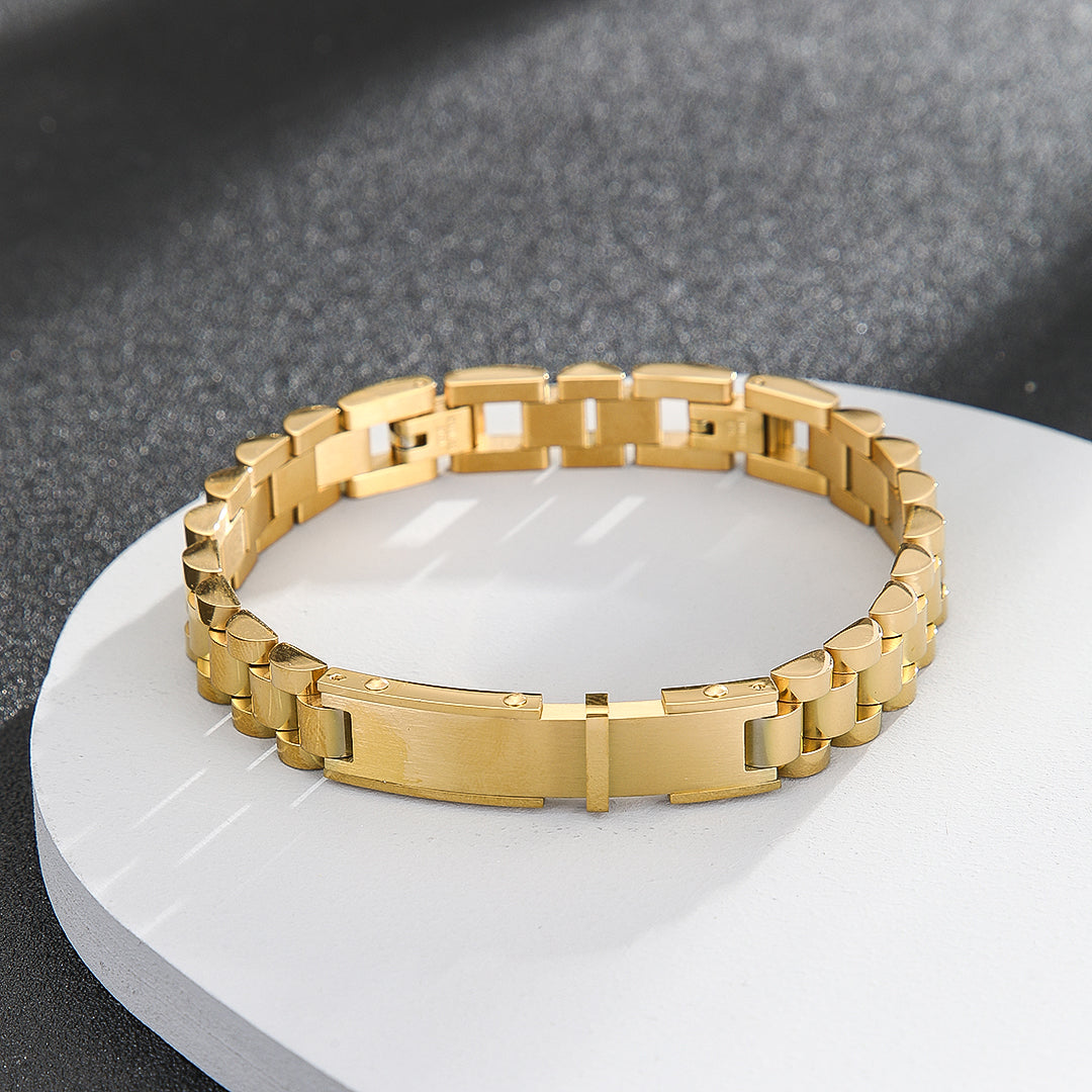 Sleek Gold Loop Bracelet