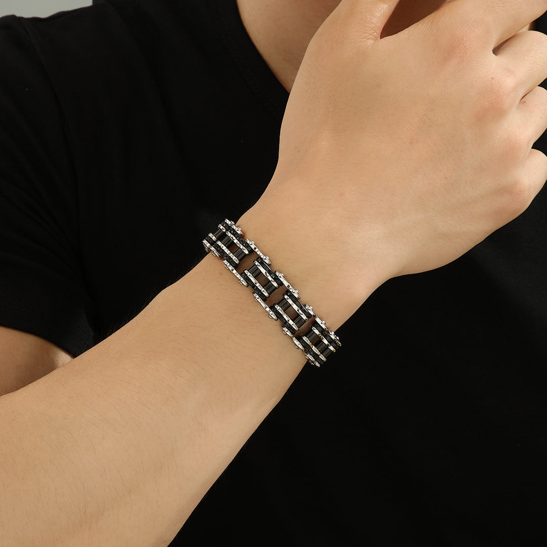 Opulent Contrast Noir Bracelet