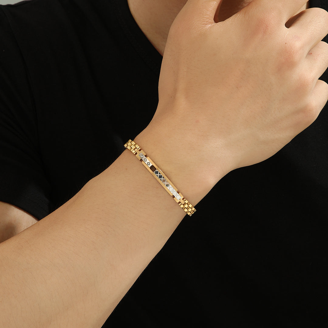 Elegant Gold Textured Bar Bracelet