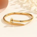 Load image into Gallery viewer, Spectacular Nail Wrap Bangle Golden
