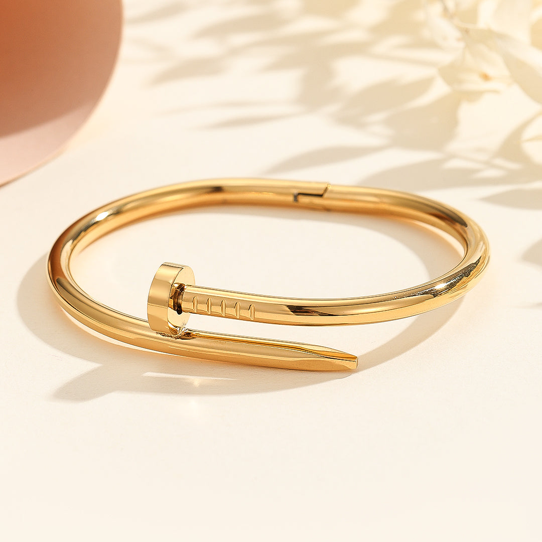 Spectacular Nail Wrap Bangle Golden