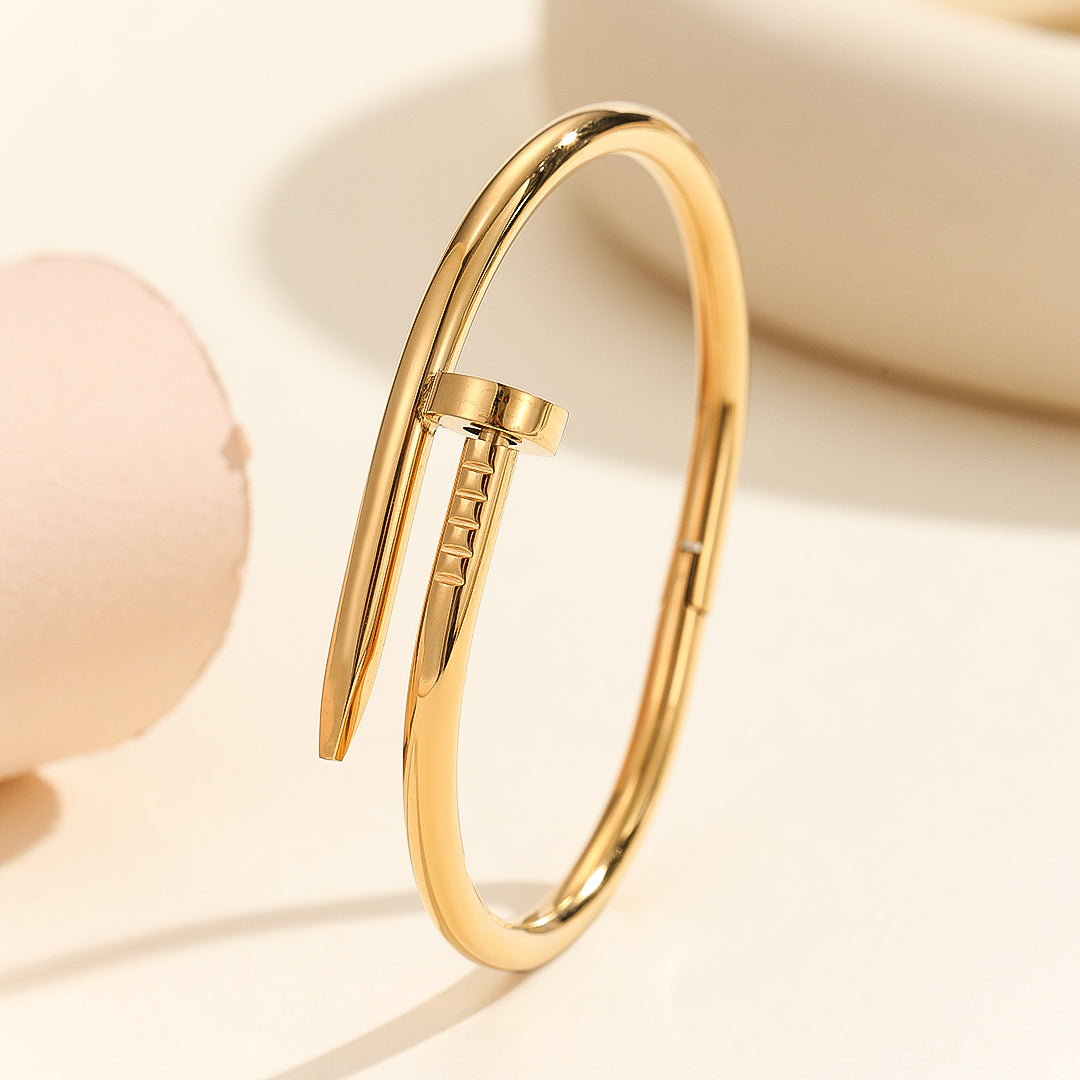 Spectacular Nail Wrap Bangle Golden