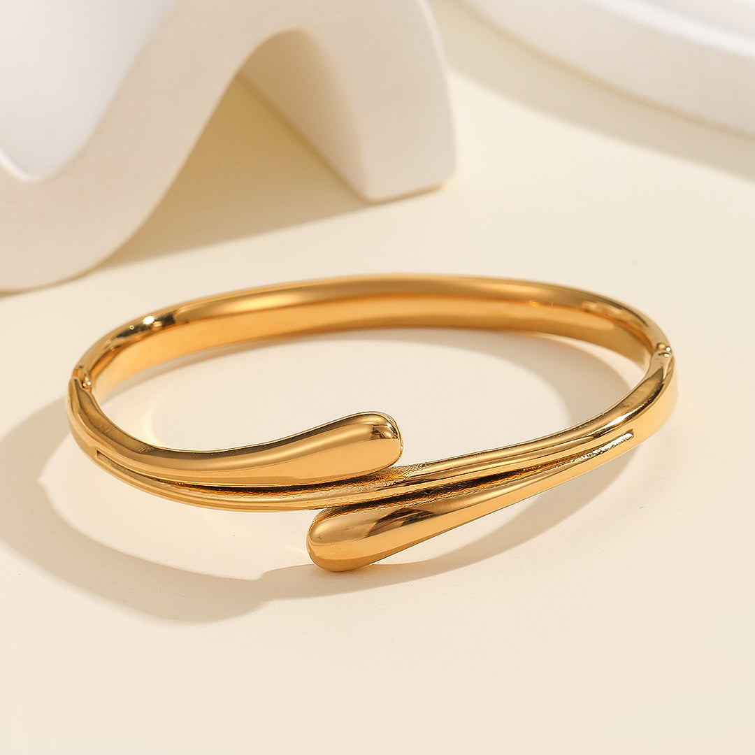 Luxe Wave Crossover Bangle