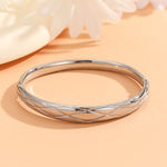 Load image into Gallery viewer, Beautiful Glimmering Twists Bangle
