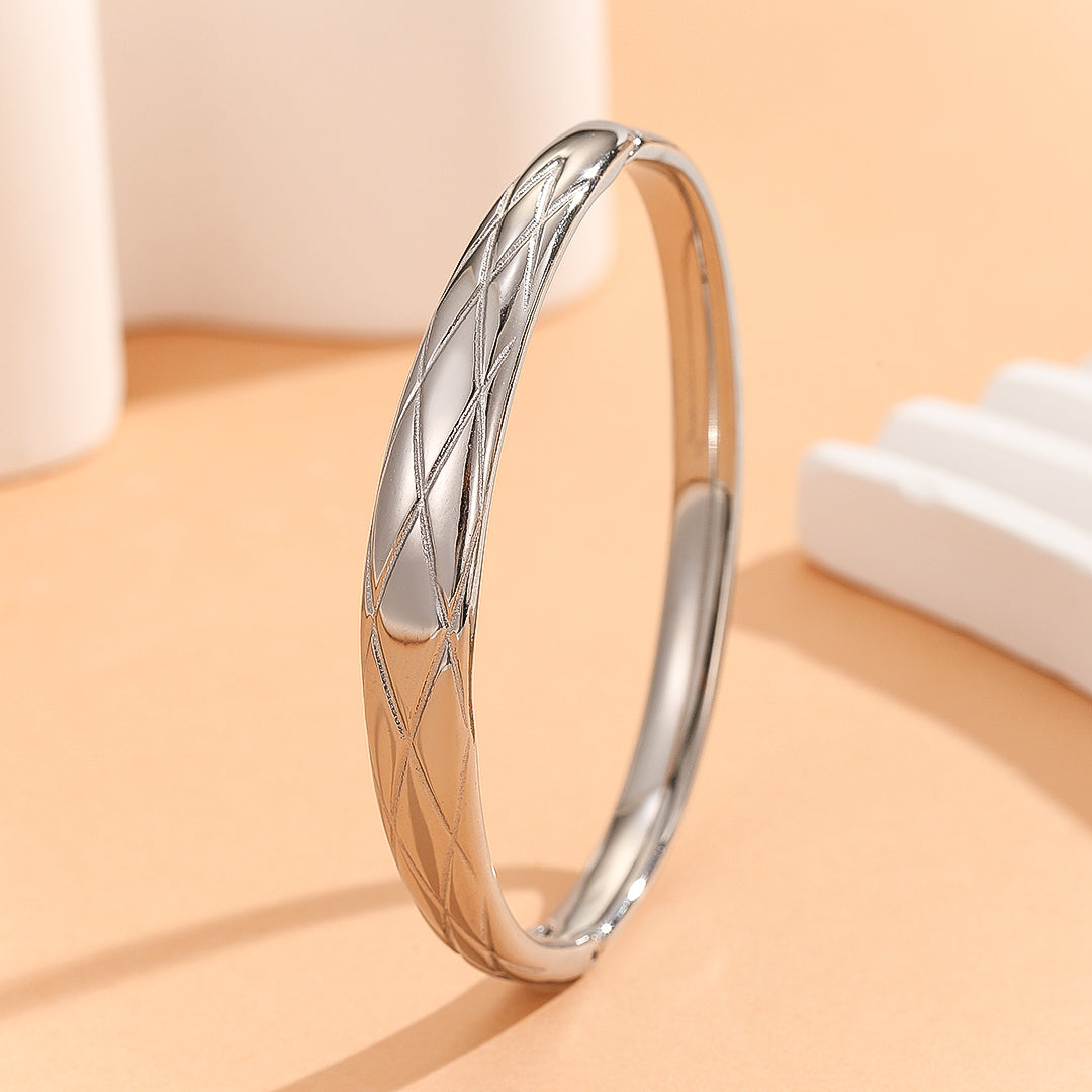 Beautiful Glimmering Twists Bangle