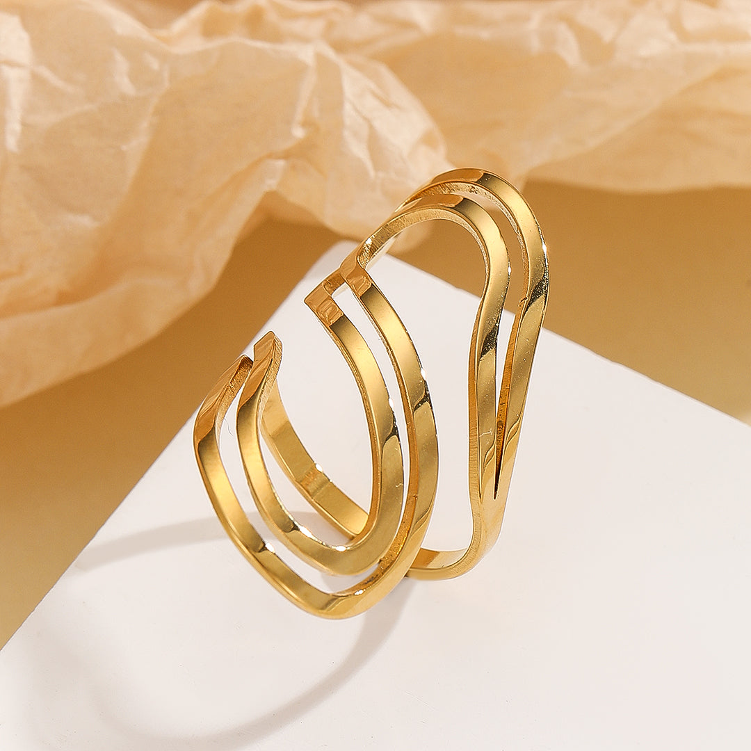 Intertwined Radiance Ring