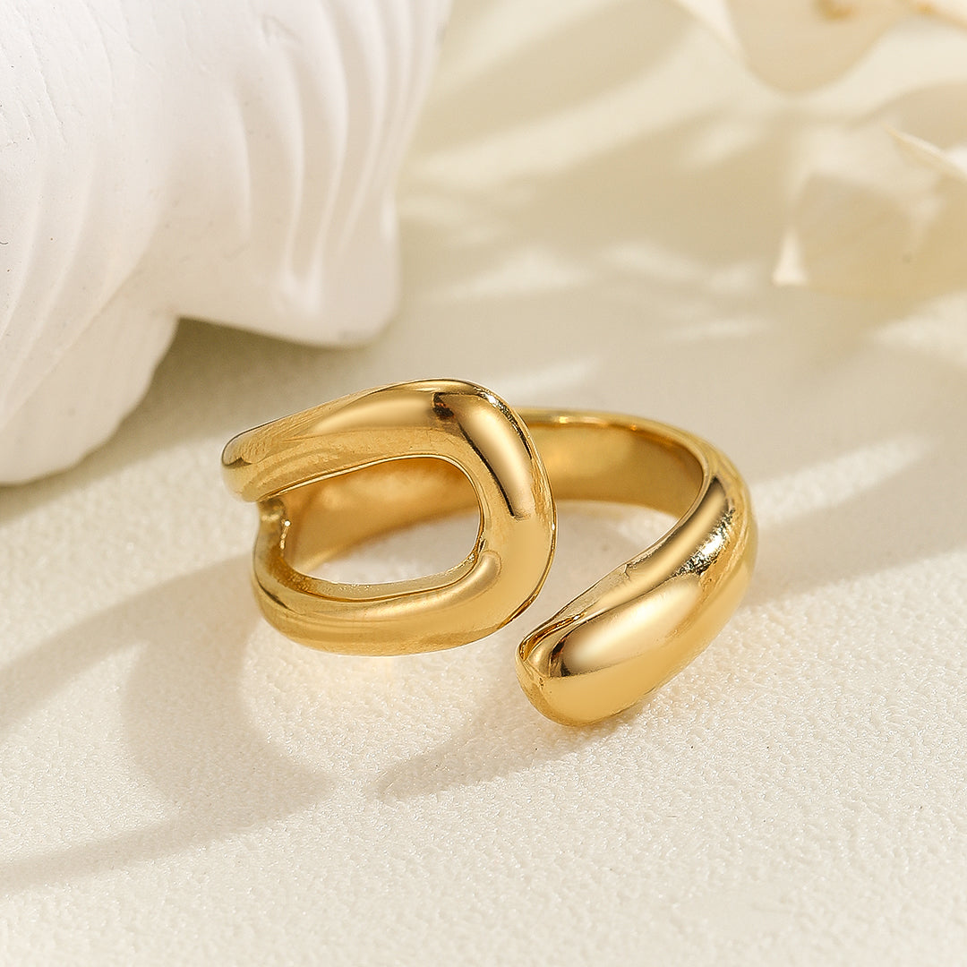 Elegance Flow Open Ring Golden