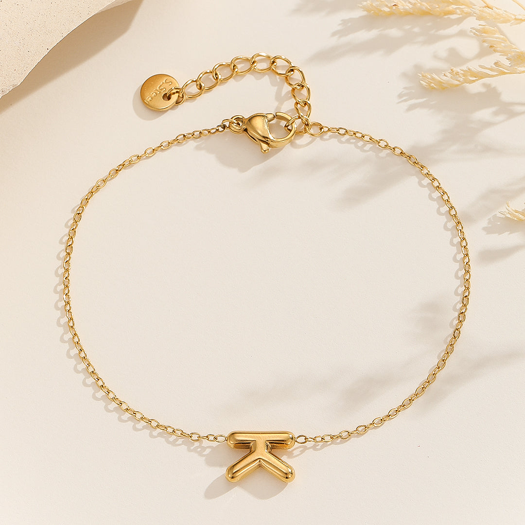 Gilded Initial Chain Bracelet "K"